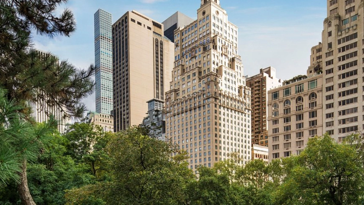 First-Class JFK Airport Transfers to The Ritz-Carlton New York Central Park