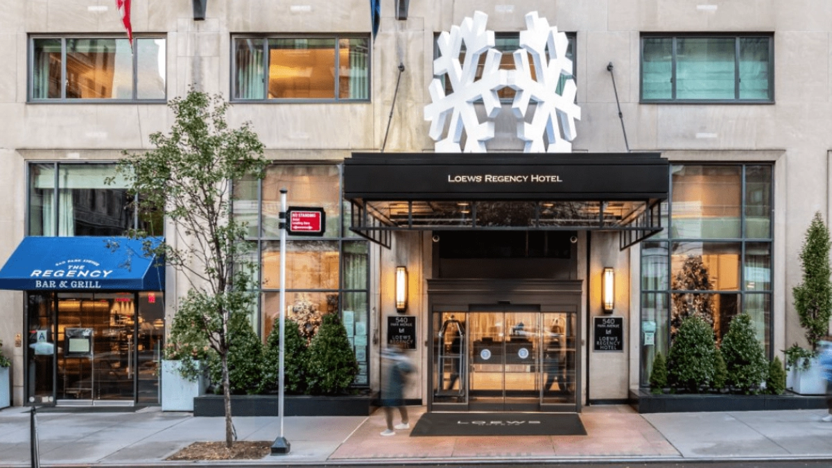 Professional Driver Transportation to Loews Regency New York from JFK Airport