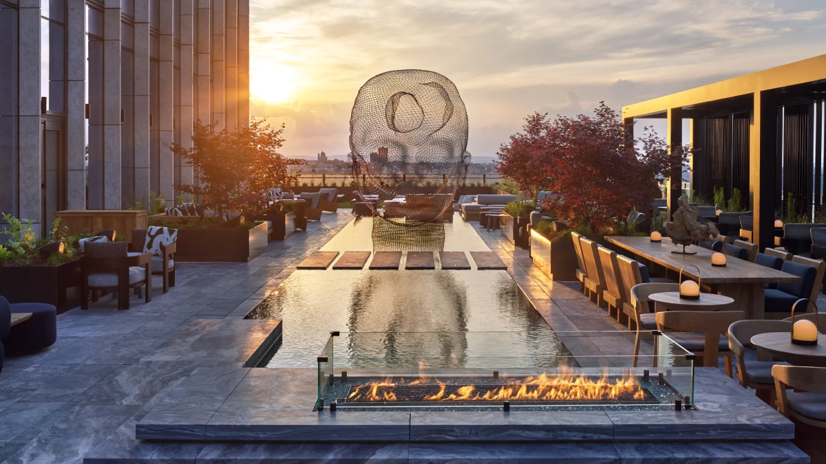 Premium New York JFK Airport (JFK) Transfers to Equinox Hotel New York